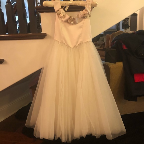 stunning flower girl dress - Picture 1 of 3